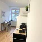 Apartament Bella - Business&family Ap 2, 100m Zum Konzerteingang Schloss, Parkplatz, Smart Tv, Netflix, Waschmaschine, 24h Checkin, 30 Qm *