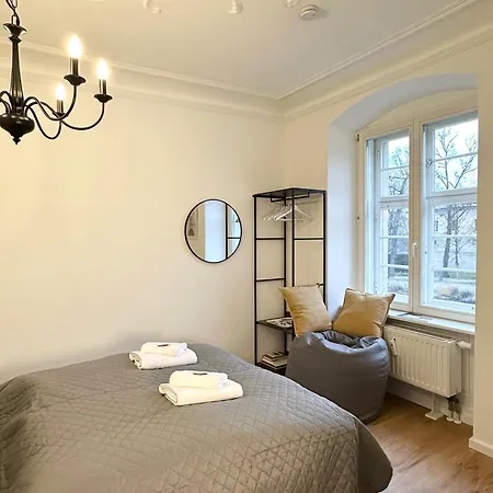 Bella - Business&family Ap 2, 100m Zum Konzerteingang Schloss, Parkplatz, Smart Tv, Netflix, Waschmaschine, 24h Checkin, 30 Qm Apartmán Ludwigsburg