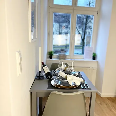 Bella - Business&family Ap 2, 100m Zum Konzerteingang Schloss, Parkplatz, Smart Tv, Netflix, Waschmaschine, 24h Checkin, 30 Qm ルートヴィヒスブルク