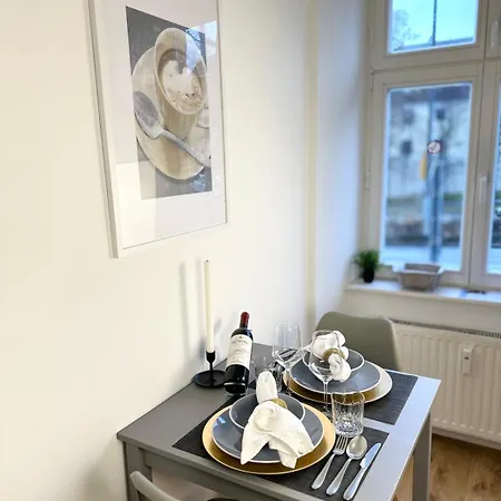 Bella - Business&family Ap 2, 100m Zum Konzerteingang Schloss, Parkplatz, Smart Tv, Netflix, Waschmaschine, 24h Checkin, 30 Qm
