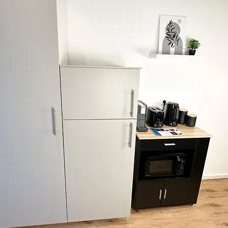 Bella - Business&family Ap 2, 100m Zum Konzerteingang Schloss, Parkplatz, Smart Tv, Netflix, Waschmaschine, 24h Checkin, 30 Qm ルートヴィヒスブルク