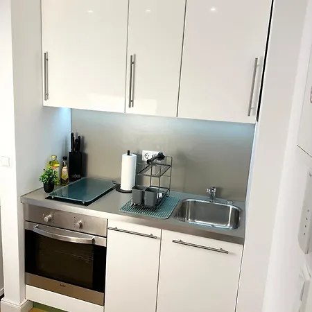 Apartmán Bella - Business&family Ap 2, 100m Zum Konzerteingang Schloss, Parkplatz, Smart Tv, Netflix, Waschmaschine, 24h Checkin, 30 Qm