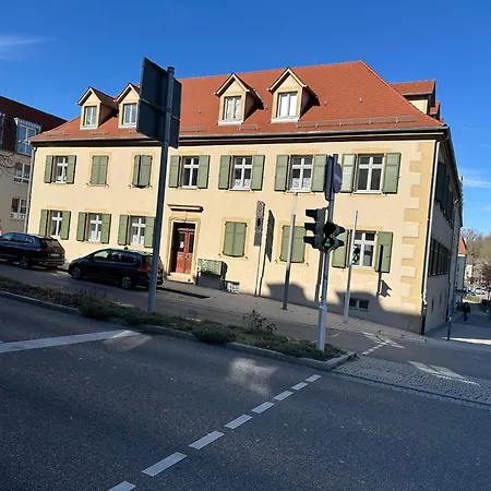 Bella - Business&family Ap 2, 100m Zum Konzerteingang Schloss, Parkplatz, Smart Tv, Netflix, Waschmaschine, 24h Checkin, 30 Qm 아파트 *